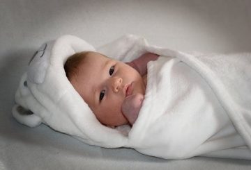 newborn-1850445__340
